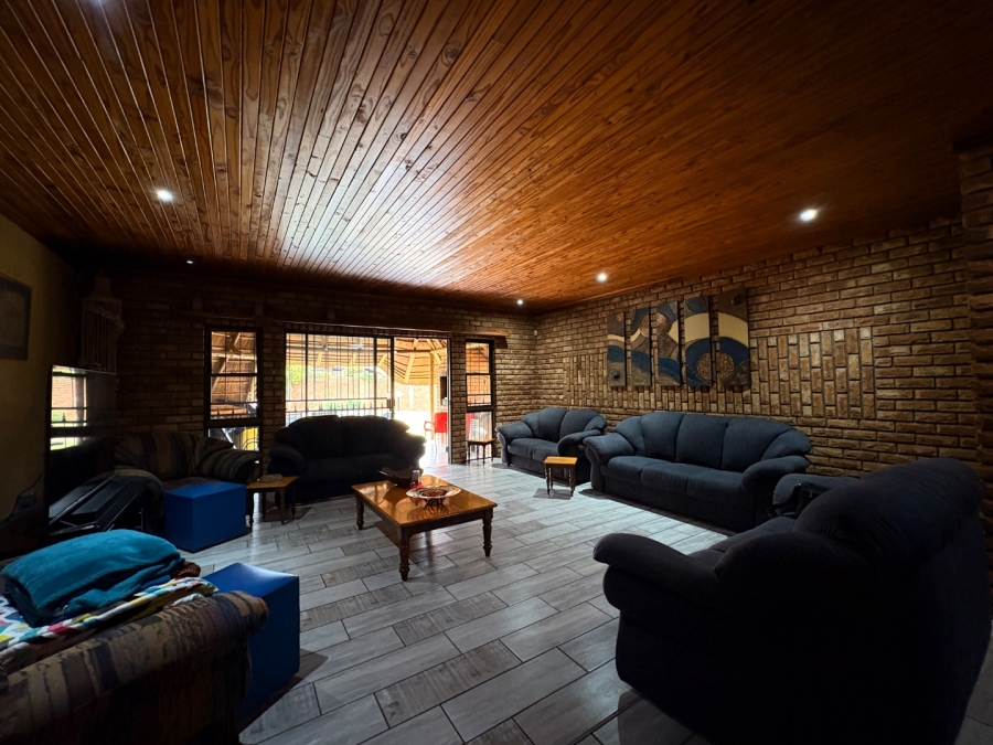 6 Bedroom Property for Sale in Doringkruin North West